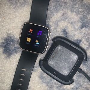 Fitbit Versa Smart Watch